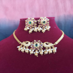 antique-chocker-01
