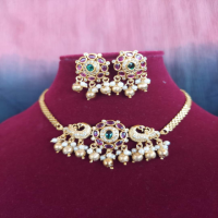 antique-chocker-01